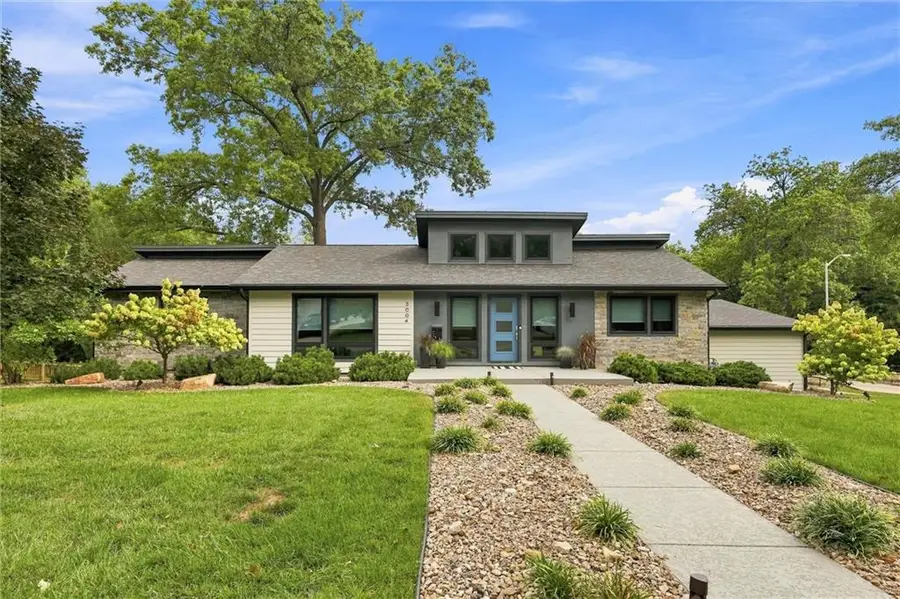3004 W 82nd Terrace, Leawood, KS 66206 - #2