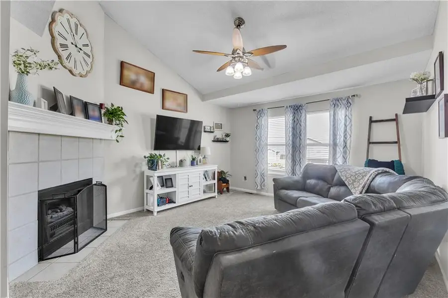 2210 Meadow Trail, Saint Joseph, MO 64503 - #2