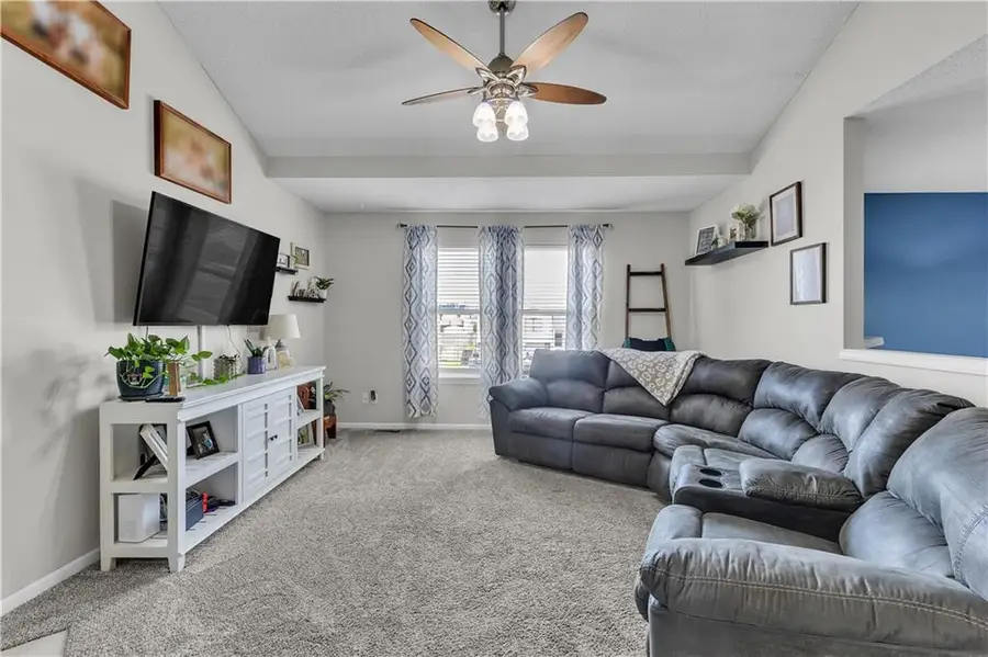 2210 Meadow Trail, Saint Joseph, MO 64503 - #3