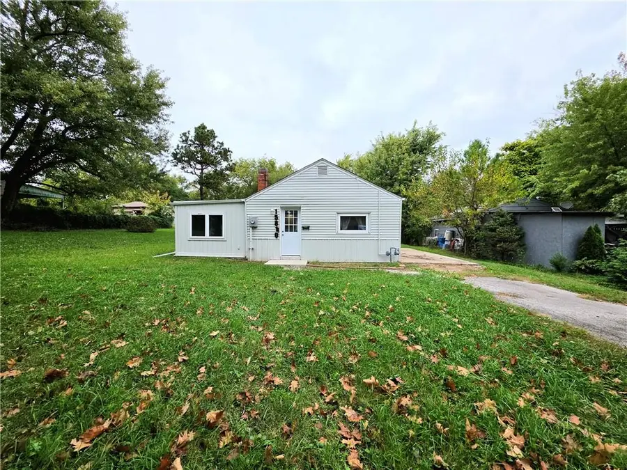 15812 E Independence Avenue, Independence, MO 64050 - #2