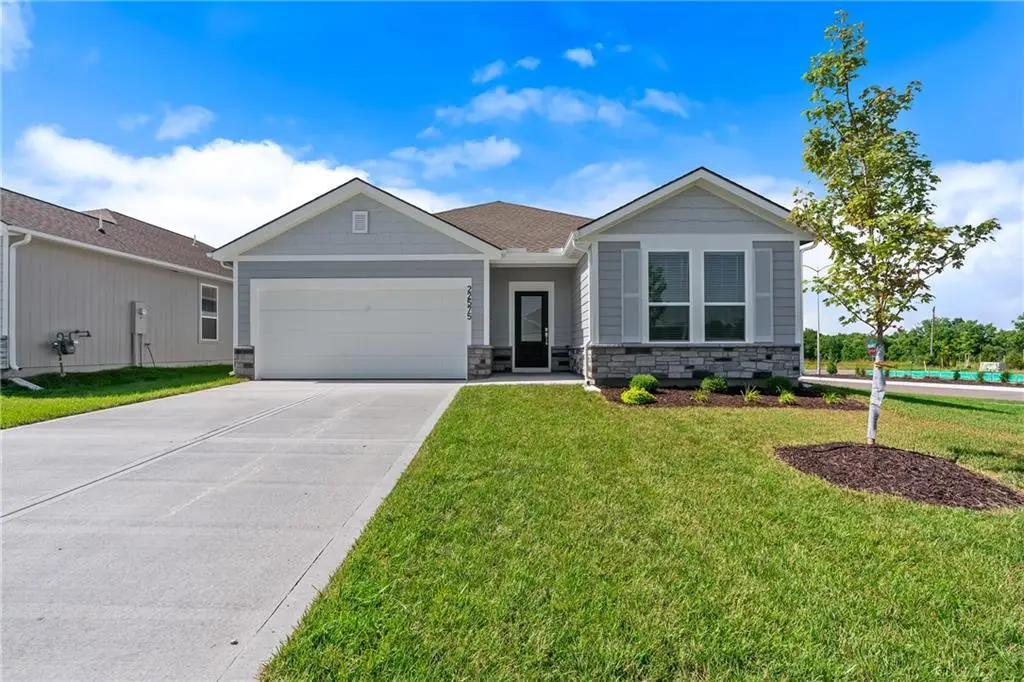 4104 NE Apple Grove Drive, Lees Summit, MO 64064 - #1