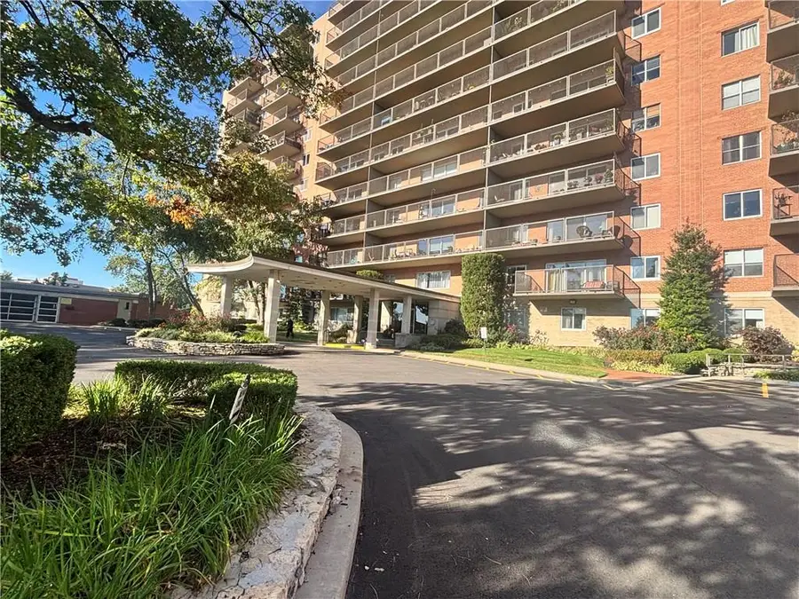 4550 Warwick Boulevard #905, Kansas City, MO 64111 - #2