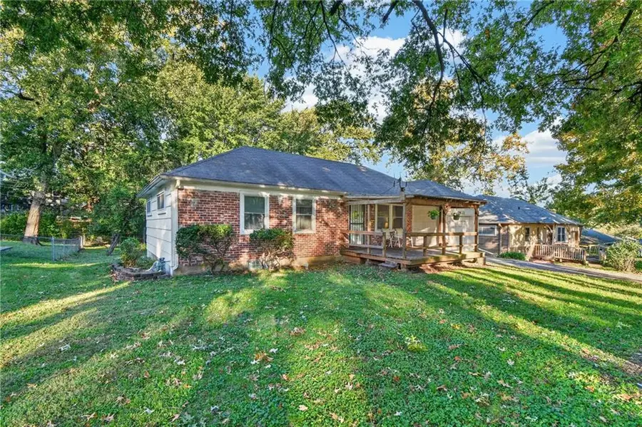 11300 Norton Avenue, Kansas City, MO 64137 - #2