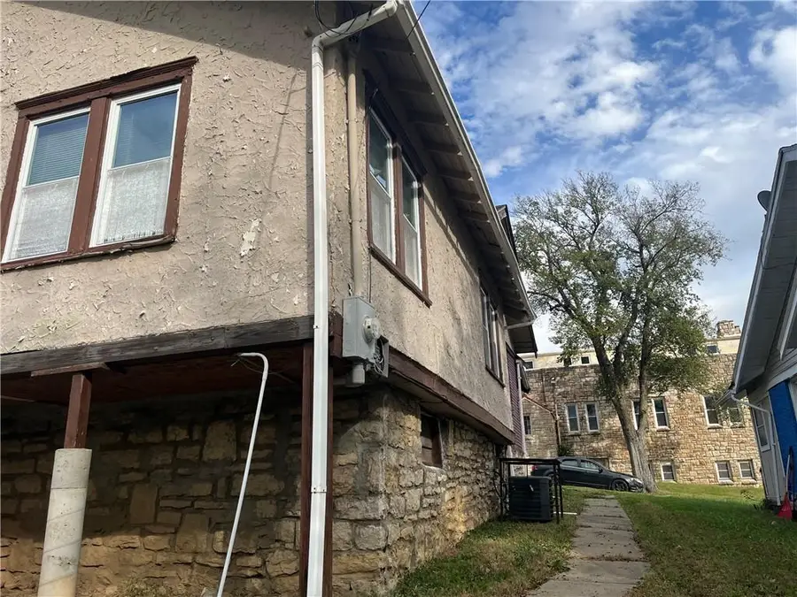 4300 Montgall Avenue, Kansas City, MO 64130 - #3