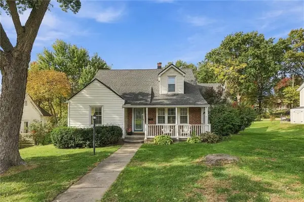 24 Fairview Avenue, Liberty, MO 64068