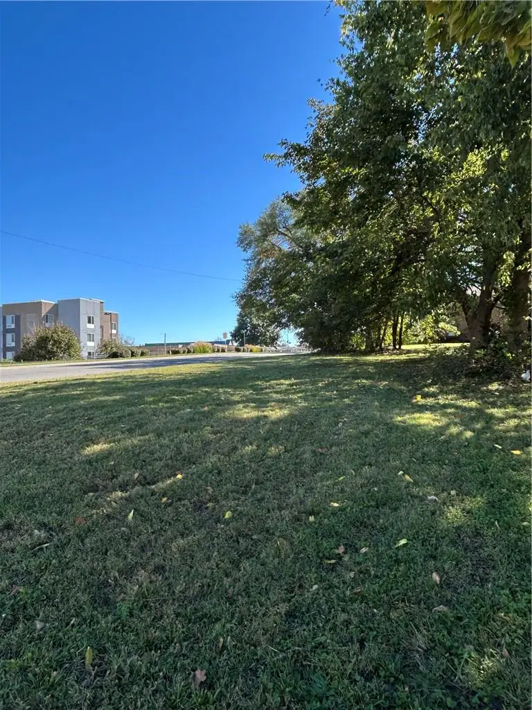 501 Cheyenne Street, Leavenworth, KS 66048 - #2