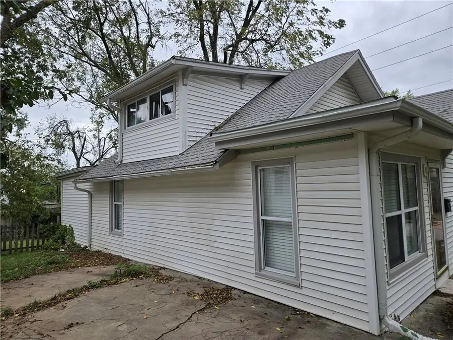 100 S Willis Avenue, Independence, MO 64050 - #2