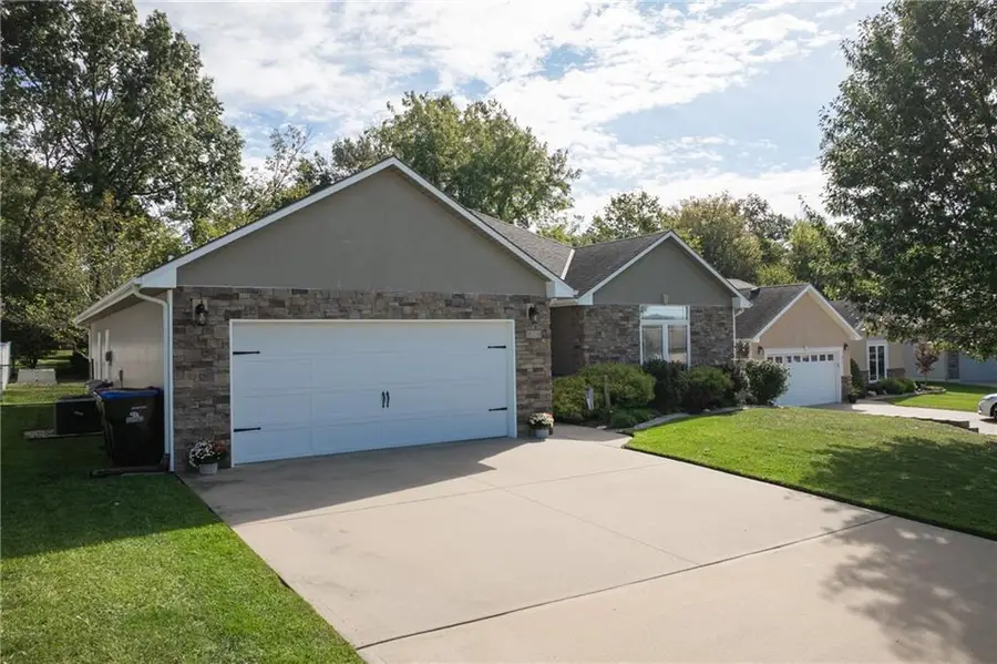 609 Oakmont Drive, Warrensburg, MO 64093 - #2