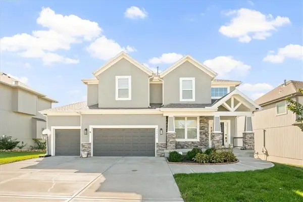 20435 W 107th Place, Olathe, KS 66061