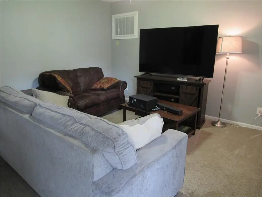 1208 E 19th Street, Sedalia, MO 65301 - #2