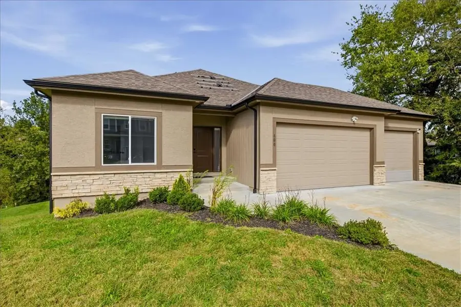 800 NW Hickory Ridge Drive, Grain Valley, MO 64029 - #2