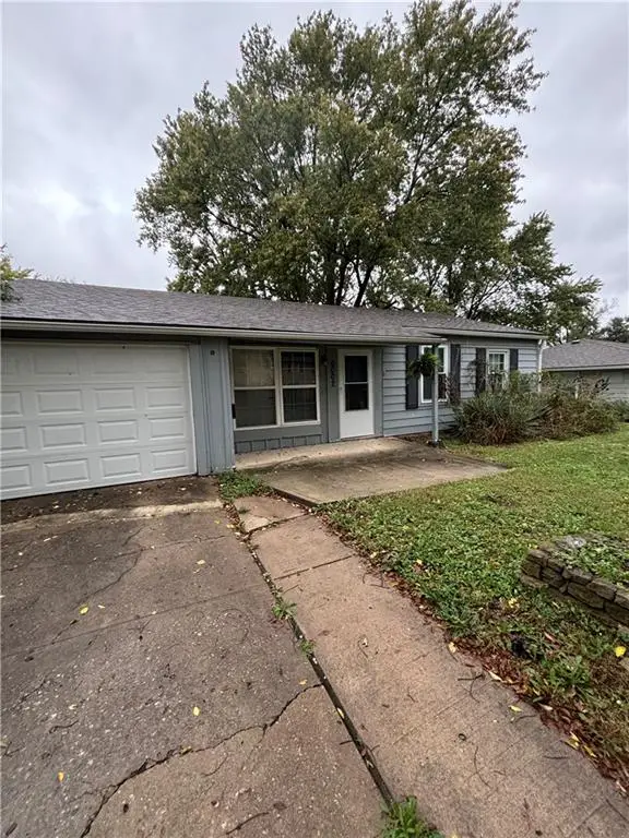 6002 E 152nd Street, Grandview, MO 64030 - #2