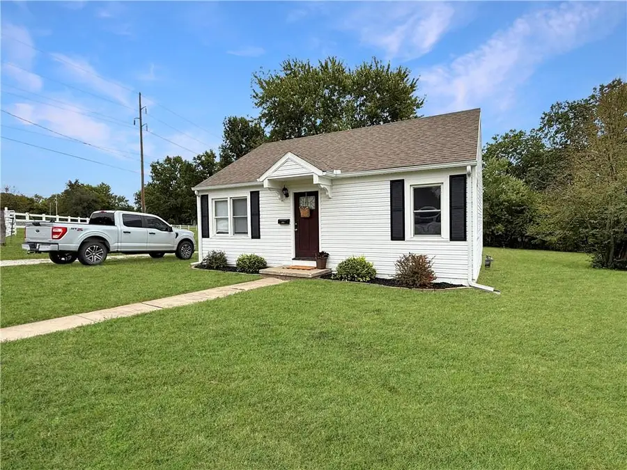 2001 N Lipper Street, Higginsville, MO 64037 - #2