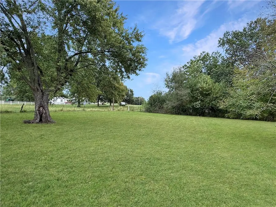 2001 N Lipper Street, Higginsville, MO 64037 - #3