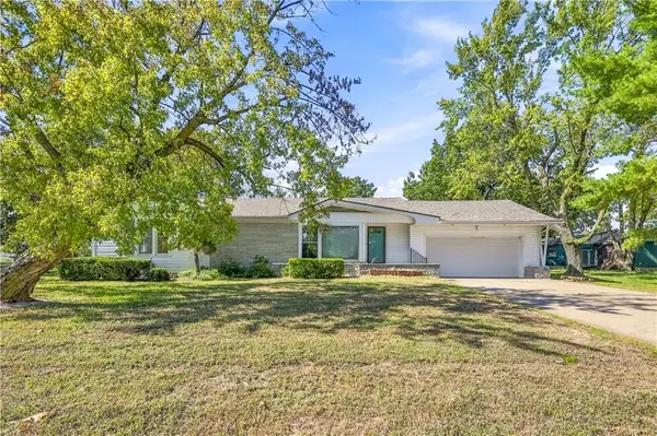 1220 S State Line Road, Galena, KS 66739