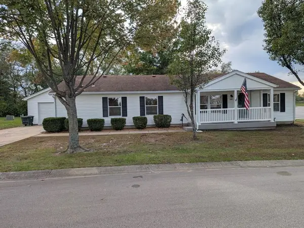 846 NE White Oaks Lane, Oak Grove, MO 64075
