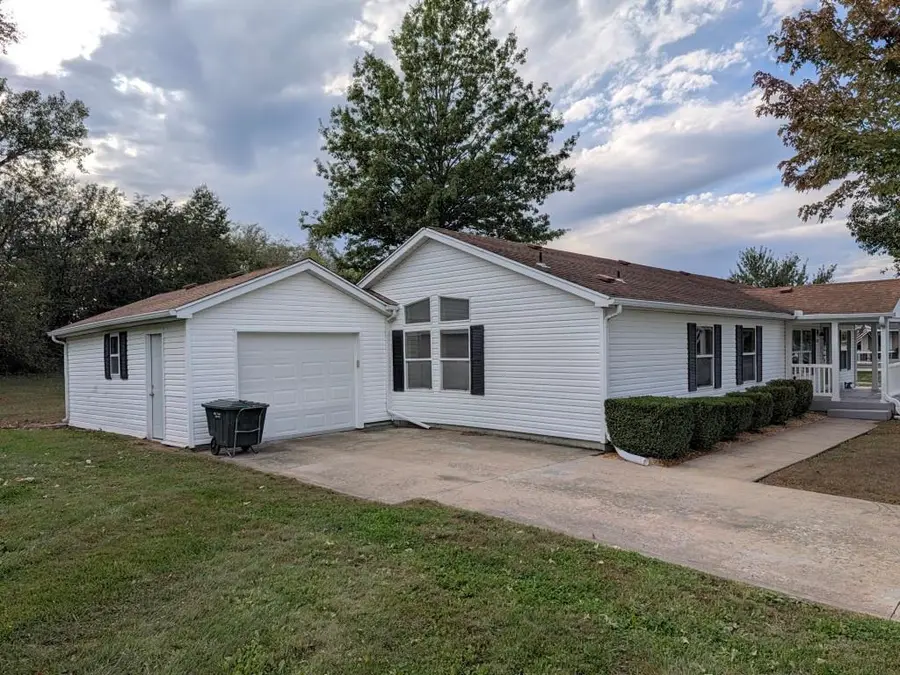 846 NE White Oaks Lane, Oak Grove, MO 64075 - #2