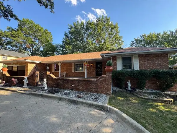 521 NW 64th Street, Kansas City, MO 64118