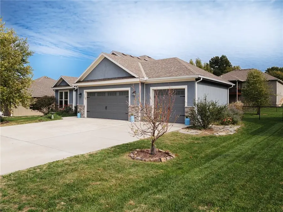507 SW Russell Street, Oak Grove, MO 64075 - #2