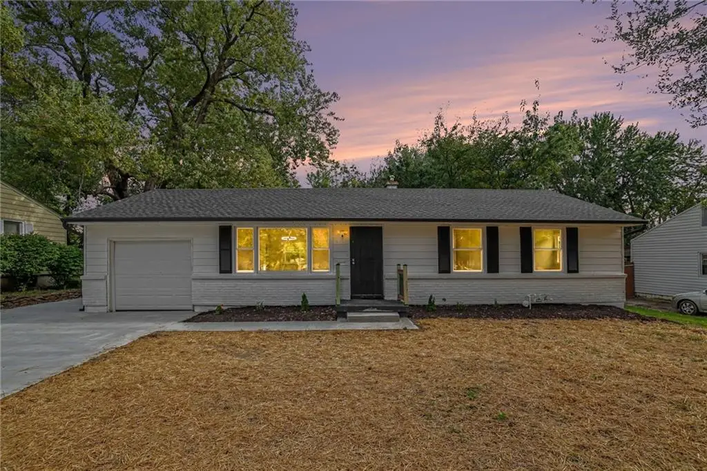 8507 Kentucky Avenue, Raytown, MO 64138 - #1
