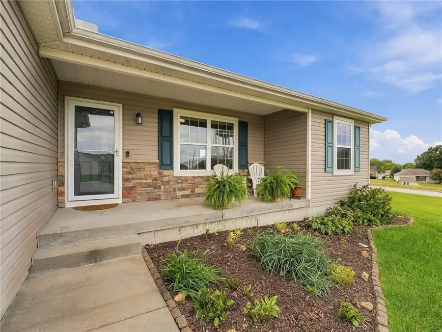 7305 E 143rd Street, Grandview, MO 64030 - #3