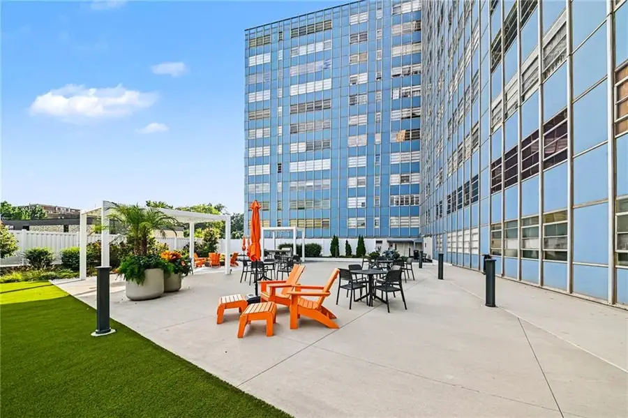 333 W Meyer Boulevard #310, Kansas City, MO 64113 - #2