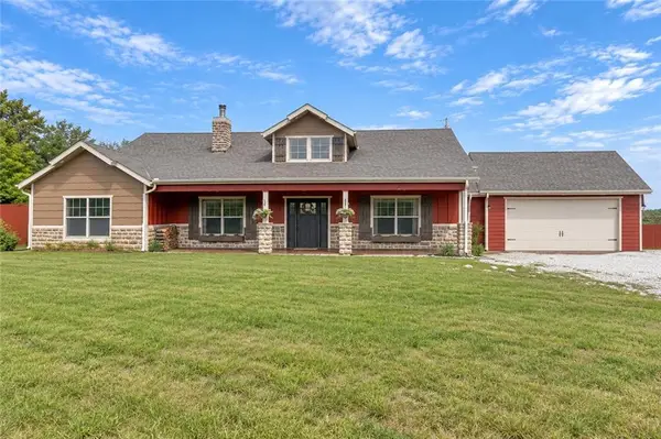 24211 E 223rd Street, Harrisonville, MO 64701