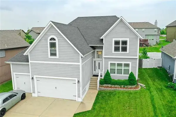 15427 S Greenwood Street, Olathe, KS 66062