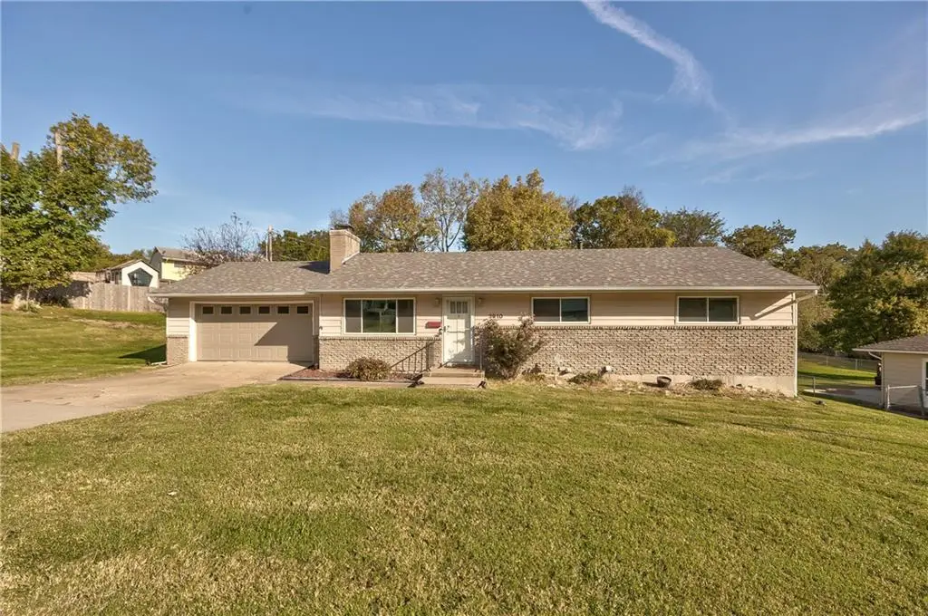 3910 NE 54th Street, Kansas City, MO 64119 - #1