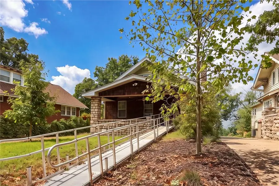 3320 W Coleman Road, Kansas City, MO 64111 - #2