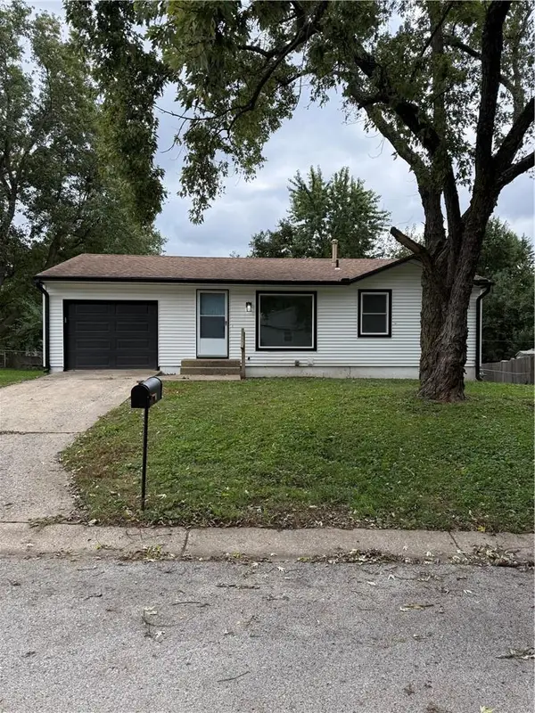 18813 Powahatan Court W, Independence, MO 64056