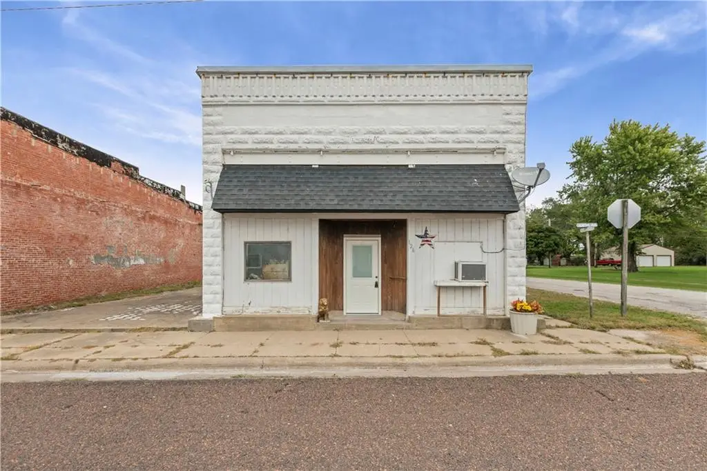 126 E Central Street, Richmond, KS 66080 - #1
