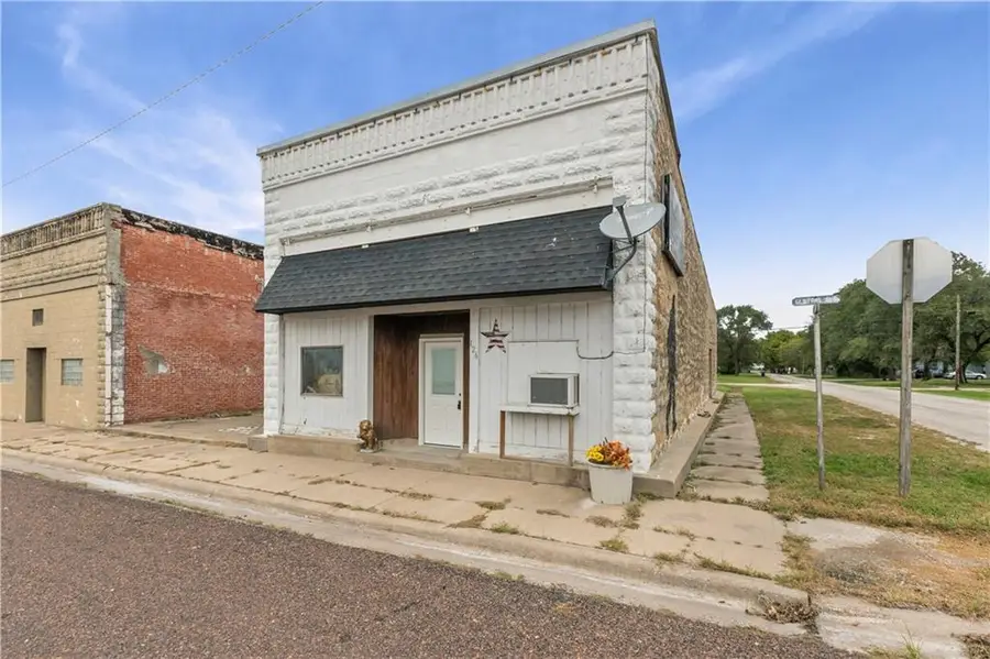 126 E Central Street, Richmond, KS 66080 - #3