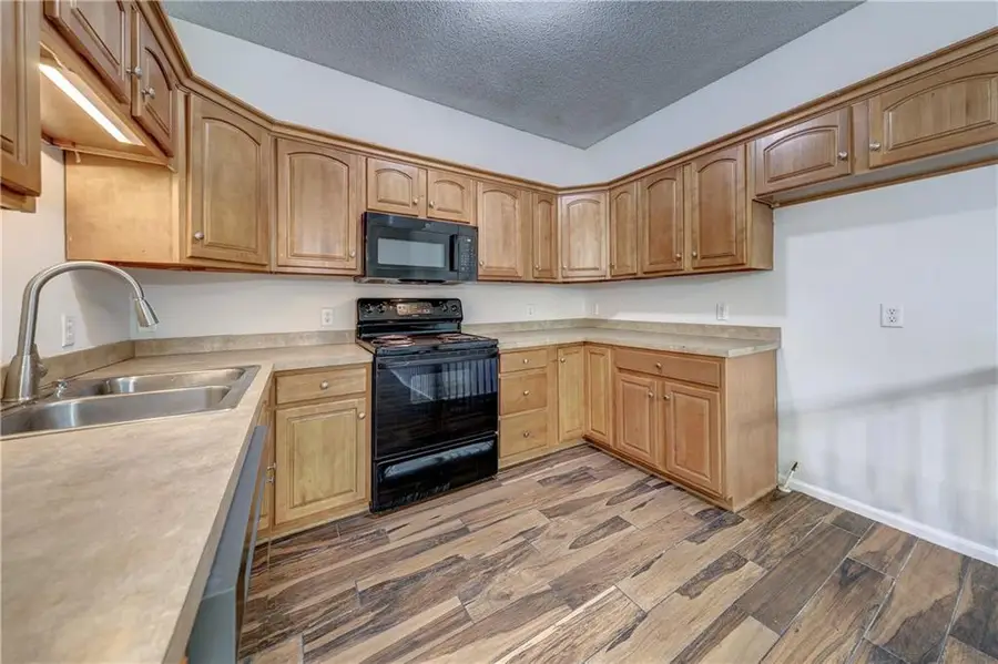 3303 N 103rd Terrace, Kansas City, KS 66109 - #2