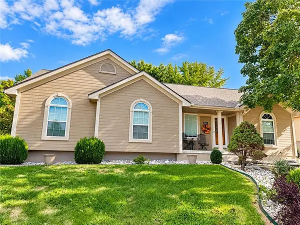 801 SW Graystone Drive, Grain Valley, MO 64029