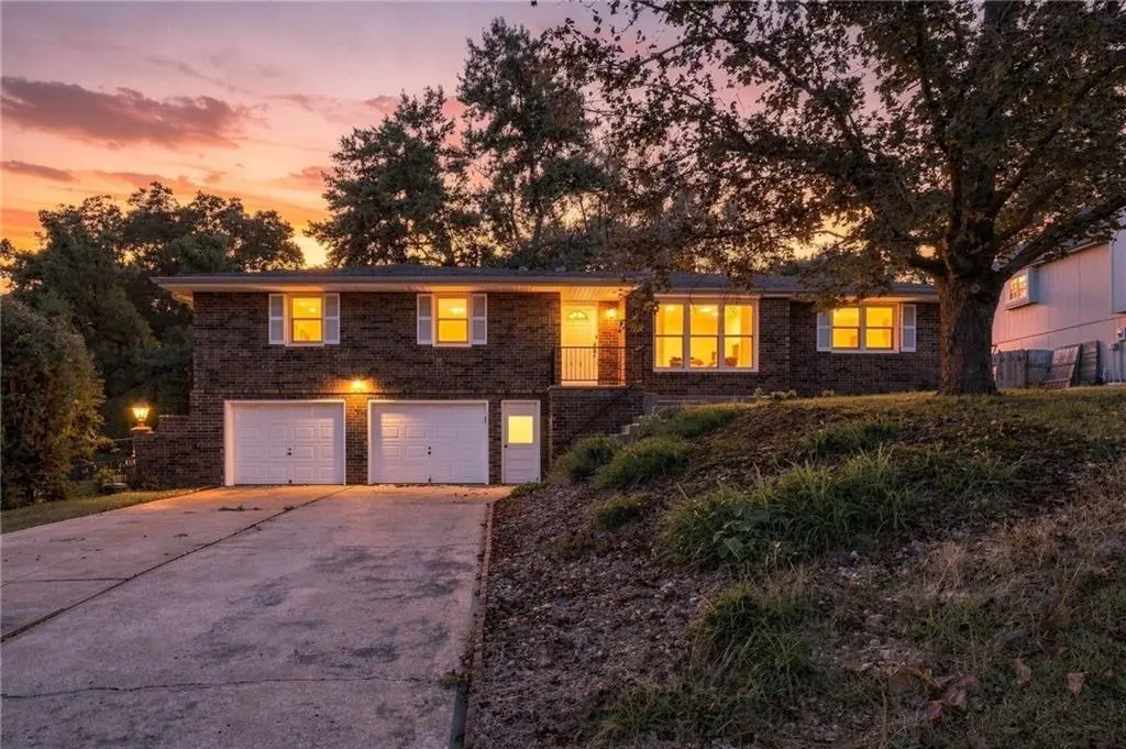 7724 Nw Eastside Drive, Weatherby Lake, MO 64152 - #1