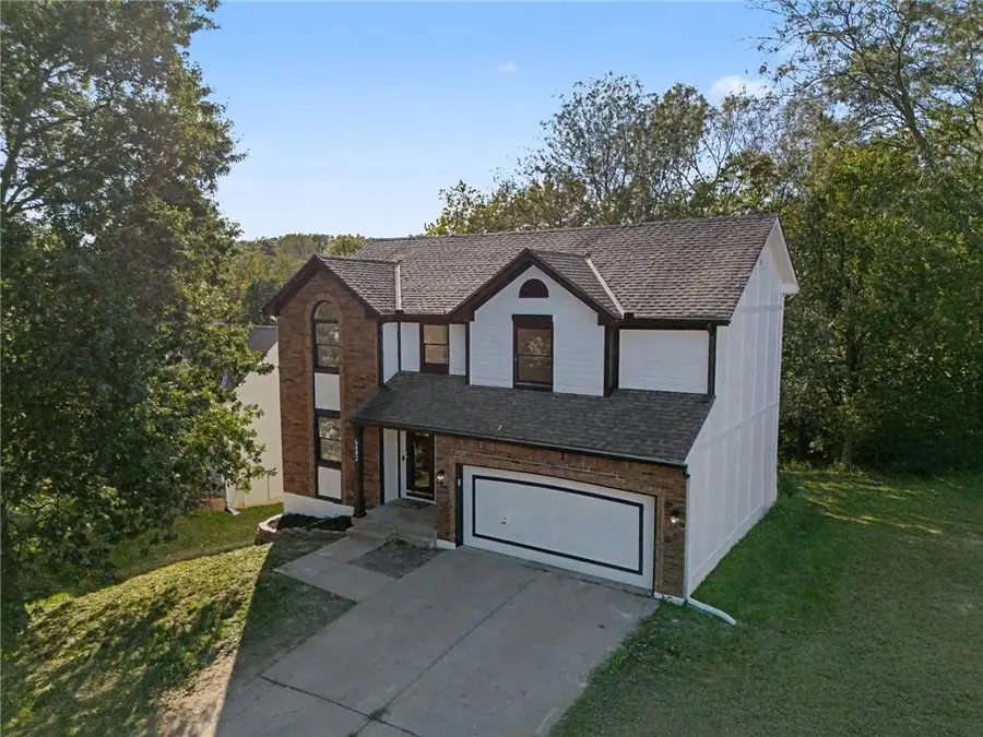 6482 NW Valley Drive, Kansas City, MO 64152 - #2