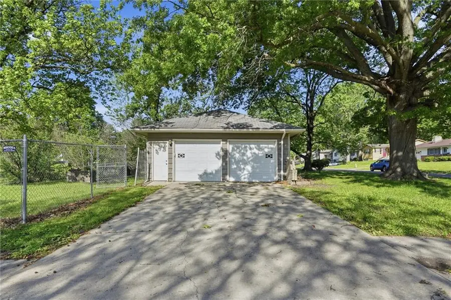 8705 E 83rd Terrace, Raytown, MO 64138 - #3