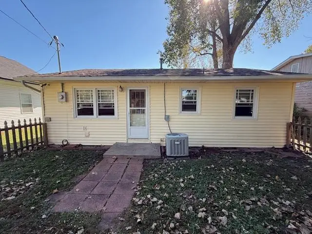 1114 W 3rd Street, Cameron, MO 64429 - #3