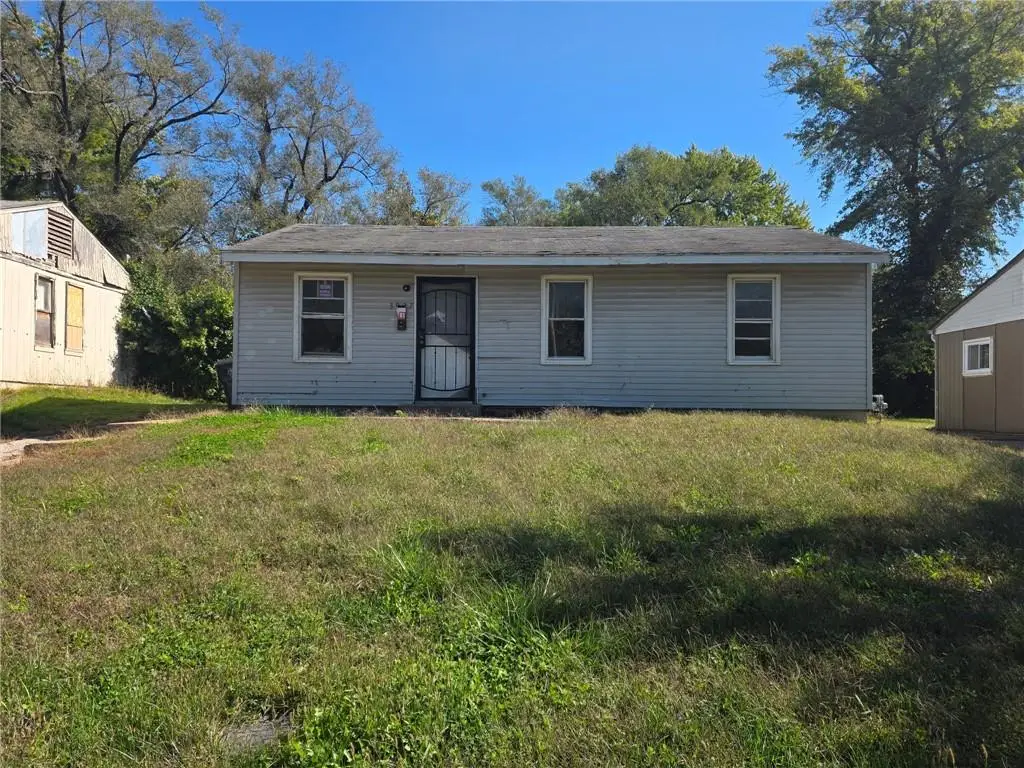 3927 Oakley Avenue, Kansas City, MO 64130 - #1