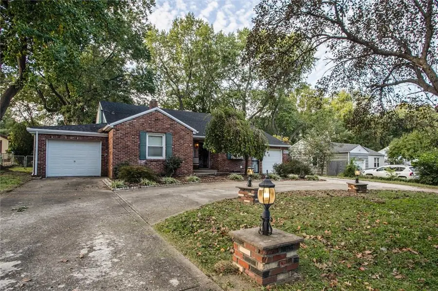 9007 E 68th Street, Raytown, MO 64133 - #3