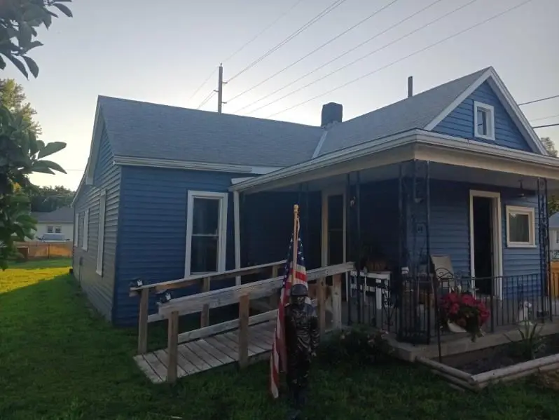 802 W Valley Street, Saint Joseph, MO 64504 - #1