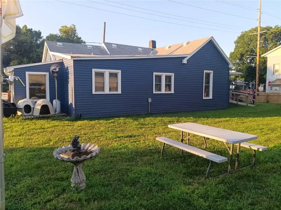 802 W Valley Street, Saint Joseph, MO 64504 - #2