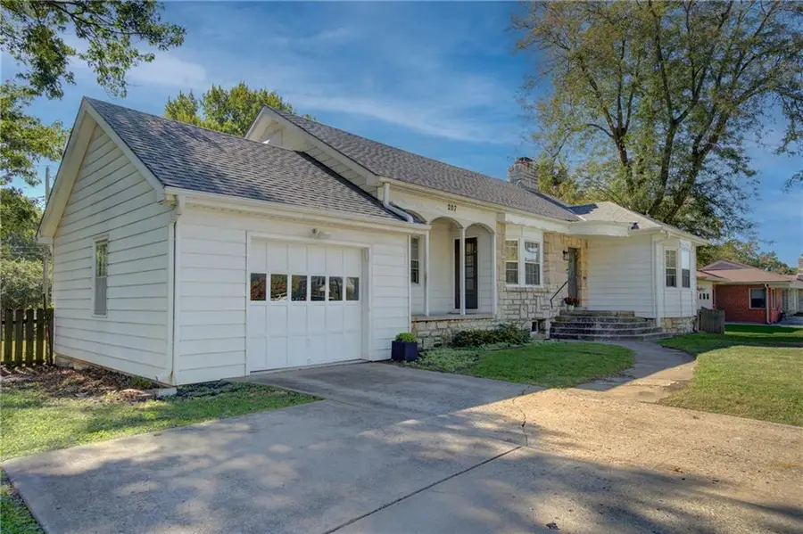 207 SW 3rd Street, Lees Summit, MO 64063 - #3