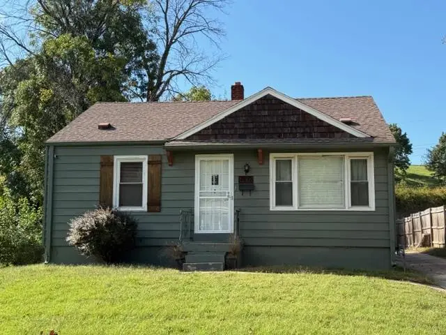 7432 Bellefontaine Avenue, Kansas City, MO 64132 - #1