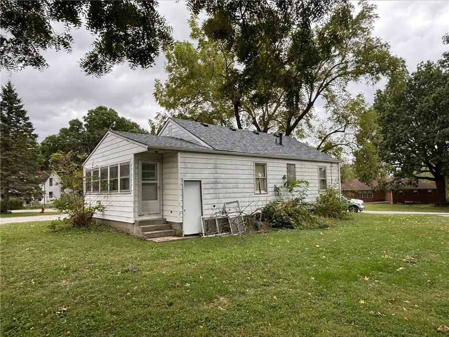 710 Pine Street, Belton, MO 64012 - #2