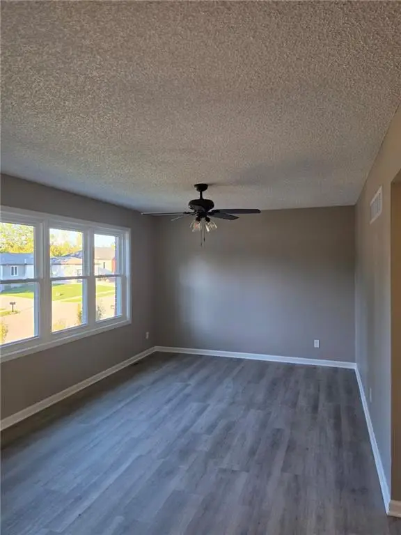 603 SE 21st Street, Oak Grove, MO 64075 - #2