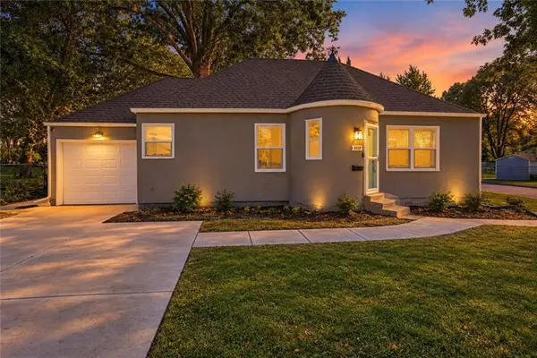 5117 Rosewood Drive, Roeland Park, KS 66205