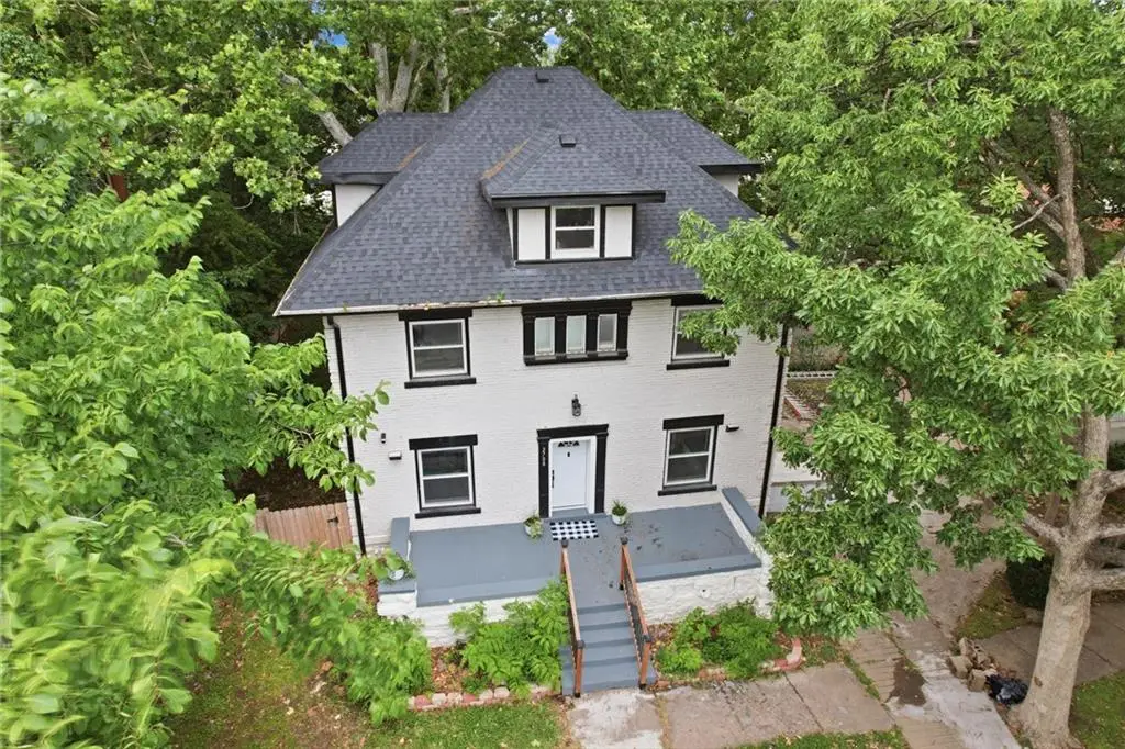2708 Tracy Avenue, Kansas City, MO 64109 - #1