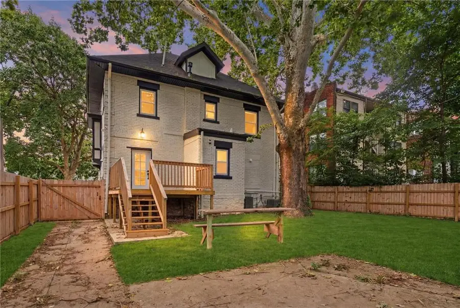 2708 Tracy Avenue, Kansas City, MO 64109 - #2
